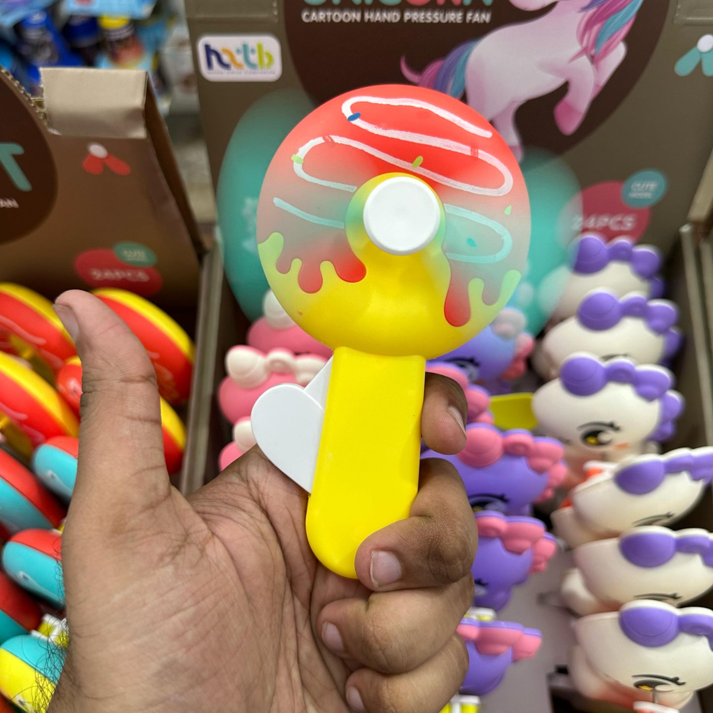 1 Pc Random Breezy Twist Handheld Toy